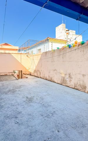 Casa à venda com 194m², 3 quartos e 2 vagas Casa à venda com 194m², 3 quartos e 2 vagasEdícula