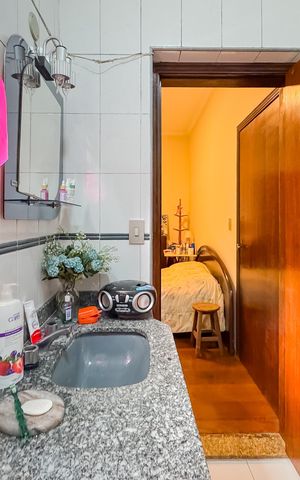 Casa à venda com 194m², 3 quartos e 2 vagas Casa à venda com 194m², 3 quartos e 2 vagasBanheiro da Suíte 2