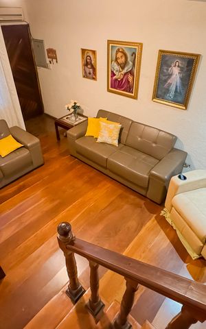 Casa à venda com 194m², 3 quartos e 2 vagas Casa à venda com 194m², 3 quartos e 2 vagasSala