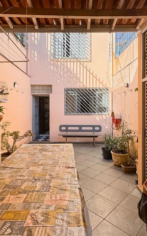 Casa à venda com 194m², 3 quartos e 2 vagas Casa à venda com 194m², 3 quartos e 2 vagasÁrea Externa e Churrasqueira