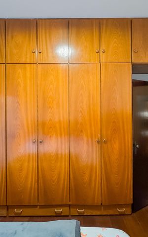 Casa à venda com 194m², 3 quartos e 2 vagas Casa à venda com 194m², 3 quartos e 2 vagasSuíte 1 - Armários