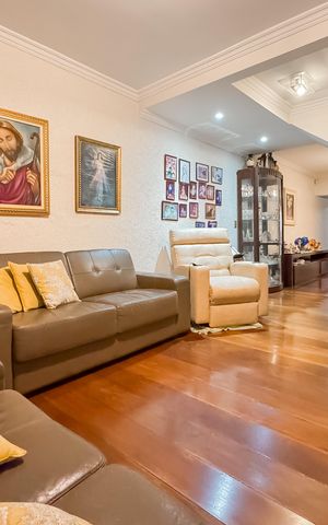 Casa à venda com 194m², 3 quartos e 2 vagas Casa à venda com 194m², 3 quartos e 2 vagasSala