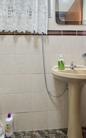 Casa à venda com 194m², 3 quartos e 2 vagas Casa à venda com 194m², 3 quartos e 2 vagasLavabo