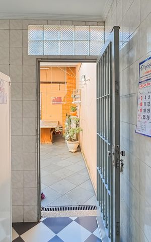 Casa à venda com 194m², 3 quartos e 2 vagas Casa à venda com 194m², 3 quartos e 2 vagasÁrea de Serviço