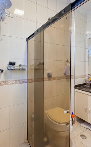 Casa à venda com 194m², 3 quartos e 2 vagas Casa à venda com 194m², 3 quartos e 2 vagasBanheiro da Suíte 1