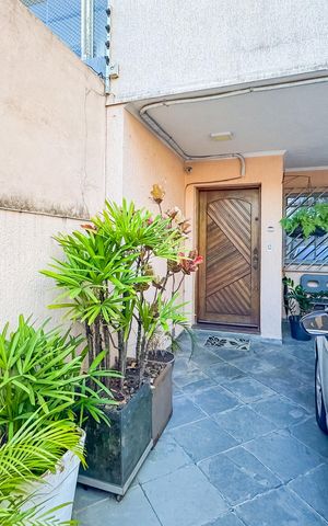 Casa à venda com 194m², 3 quartos e 2 vagas Casa à venda com 194m², 3 quartos e 2 vagasEntrada