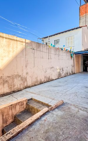 Casa à venda com 194m², 3 quartos e 2 vagas Casa à venda com 194m², 3 quartos e 2 vagasEdícula