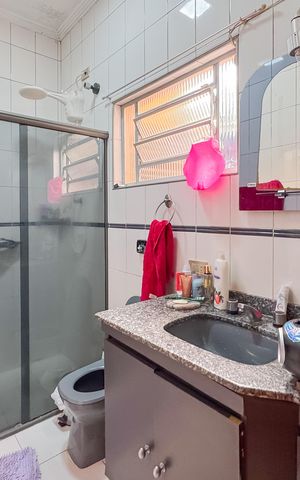 Casa à venda com 194m², 3 quartos e 2 vagas Casa à venda com 194m², 3 quartos e 2 vagasBanheiro da Suíte 2