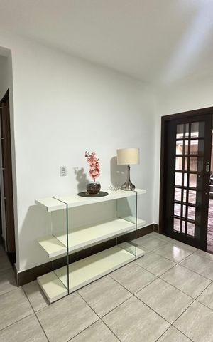 Casa para alugar com 250m², 3 quartos e 3 vagas Casa para alugar com 250m², 3 quartos e 3 vagasSala 2