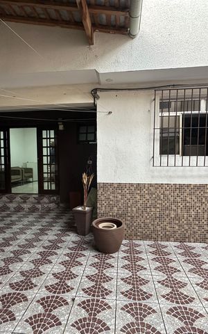Casa para alugar com 250m², 3 quartos e 3 vagas Casa para alugar com 250m², 3 quartos e 3 vagasQuintal