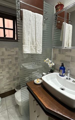 Casa para alugar com 250m², 3 quartos e 3 vagas Casa para alugar com 250m², 3 quartos e 3 vagasBanheiro