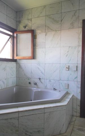 Casa para alugar com 594m², 2 quartos e 3 vagasBanheiro da Suíte 2