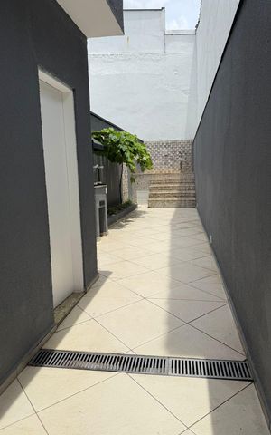 Casa à venda com 168m², 3 quartos e 2 vagas