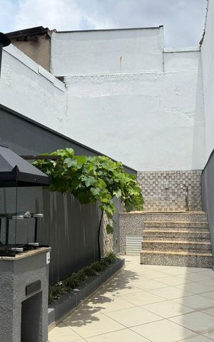 Casa à venda com 168m², 3 quartos e 2 vagas