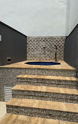Casa à venda com 168m², 3 quartos e 2 vagas