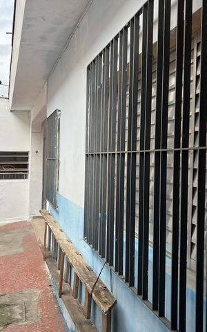 Casa à venda com 200m², 2 quartos e 2 vagas Casa à venda com 200m², 2 quartos e 2 vagasCorredor