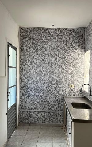 Casa à venda com 200m², 2 quartos e 2 vagas Casa à venda com 200m², 2 quartos e 2 vagasCozinha