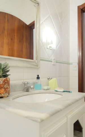 Casa à venda com 300m², 3 quartos e 2 vagasBanheiro Social 