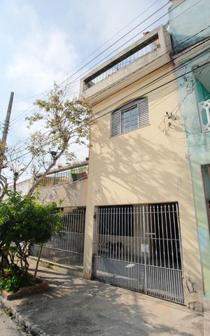 Casa à venda com 300m², 3 quartos e 2 vagasFachada