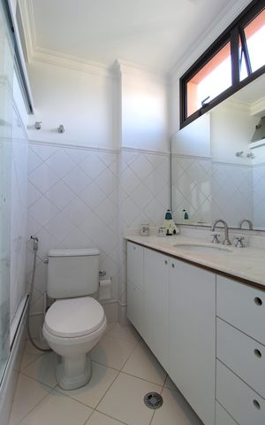 Apartamento à venda com 165m², 3 quartos e 3 vagasBanheiro da Suíte 1