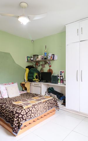 Casa à venda com 200m², 4 quartos e 2 vagasSuíte