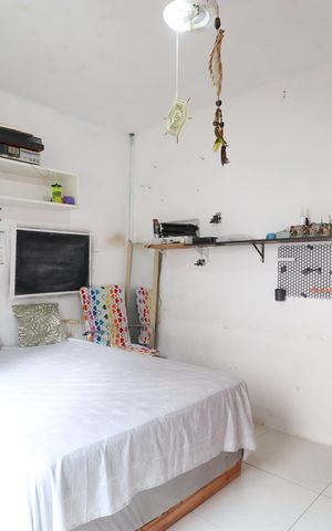 Casa à venda com 200m², 4 quartos e 2 vagasQuarto