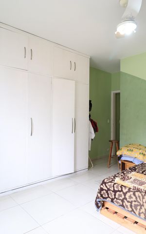 Casa à venda com 200m², 4 quartos e 2 vagasSuíte