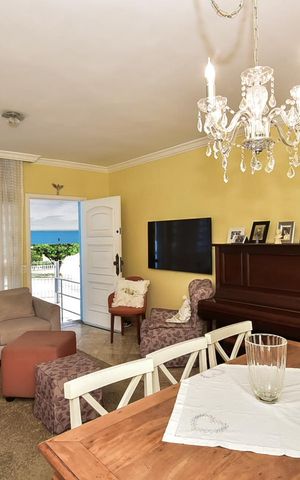 Casa à venda com 260m², 2 quartos e 3 vagasSala