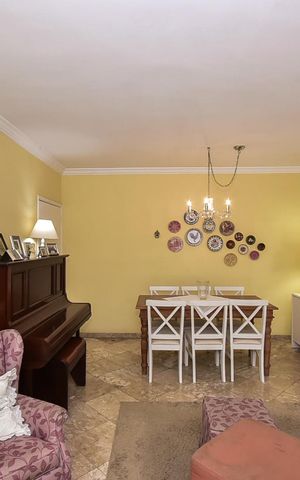 Casa à venda com 260m², 2 quartos e 3 vagasSala