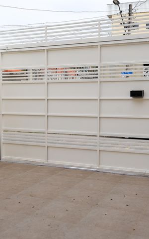 Casa à venda com 150m², 3 quartos e 2 vagas Casa à venda com 150m², 3 quartos e 2 vagasGaragem