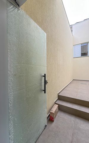 Casa à venda com 150m², 3 quartos e 2 vagas Casa à venda com 150m², 3 quartos e 2 vagasÁrea de Serviço