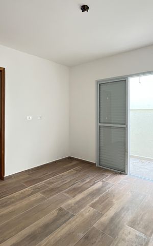 Casa à venda com 150m², 3 quartos e 2 vagas Casa à venda com 150m², 3 quartos e 2 vagasSuíte