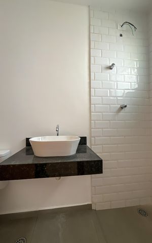 Casa à venda com 150m², 3 quartos e 2 vagas Casa à venda com 150m², 3 quartos e 2 vagasBanheiro da Suíte