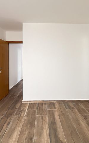 Casa à venda com 150m², 3 quartos e 2 vagas Casa à venda com 150m², 3 quartos e 2 vagasSuíte