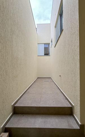 Casa à venda com 150m², 3 quartos e 2 vagas Casa à venda com 150m², 3 quartos e 2 vagasÁrea de Serviço