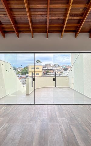 Casa à venda com 150m², 3 quartos e 2 vagas Casa à venda com 150m², 3 quartos e 2 vagasSala/Cozinha