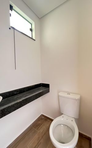 Casa à venda com 150m², 3 quartos e 2 vagas Casa à venda com 150m², 3 quartos e 2 vagasLavabo