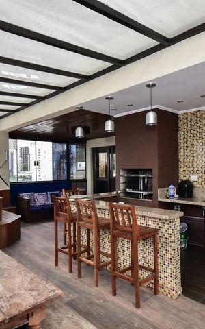 Apartamento à venda com 250m², 4 quartos e 4 vagasCobertura