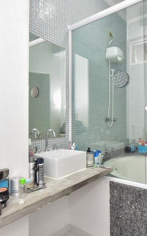 Apartamento à venda com 250m², 4 quartos e 4 vagasBanheiro da Suíte 1