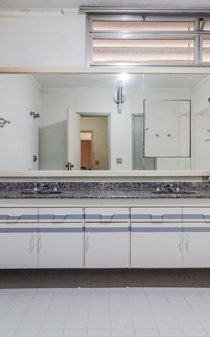 Casa para alugar com 297m², 3 quartos e 2 vagasBanheiro da Suíte