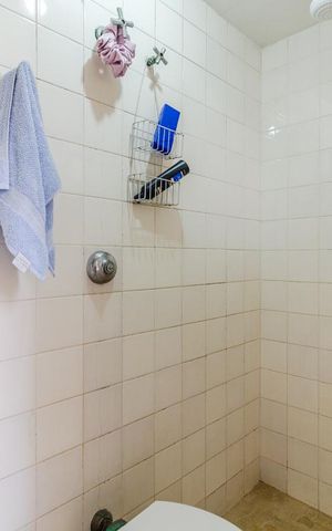 Casa para alugar com 297m², 3 quartos e 2 vagasBanheiro de Serviço