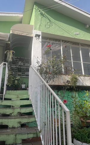 Casa à venda com 200m², 3 quartos e 1 vaga Casa à venda com 200m², 3 quartos e 1 vagaFachada
