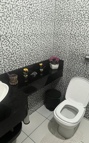 Casa à venda com 200m², 3 quartos e 1 vaga Casa à venda com 200m², 3 quartos e 1 vagaBanheiro