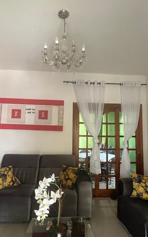 Casa à venda com 200m², 3 quartos e 1 vaga Casa à venda com 200m², 3 quartos e 1 vagaSala