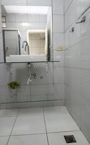 Casa à venda com 300m², 2 quartos e 2 vagasBanheiro Social