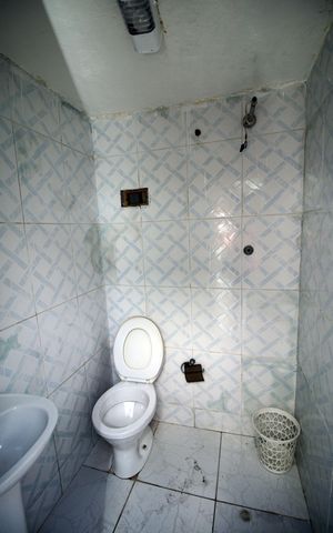 Casa à venda com 300m², 2 quartos e 2 vagasBanheiro de serviço 1