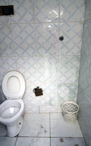 Casa à venda com 300m², 2 quartos e 2 vagasBanheiro de serviço 1