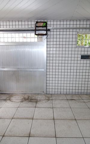 Casa à venda com 300m², 2 quartos e 2 vagasGaragem