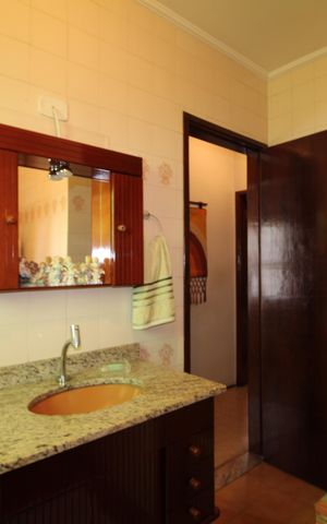 Casa à venda com 116m², 2 quartos e 4 vagasBanheiro 2