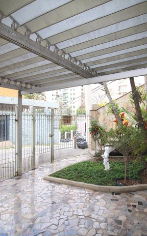 Casa à venda com 116m², 2 quartos e 4 vagasGaragem